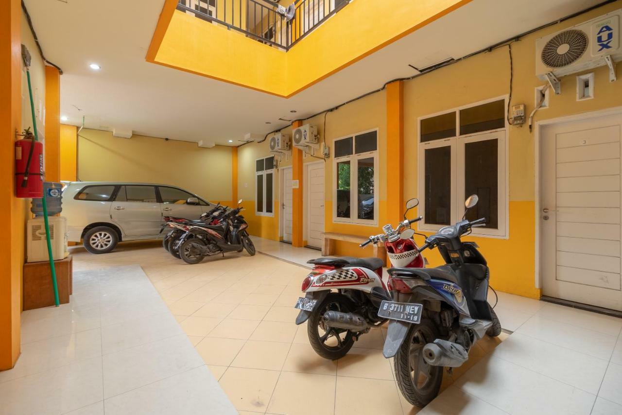 Hotel Reddoorz Syariah Near Rs Pirngadi Medan Exterior foto